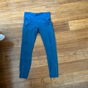 Lulu Size 8 Blue Align Leggings